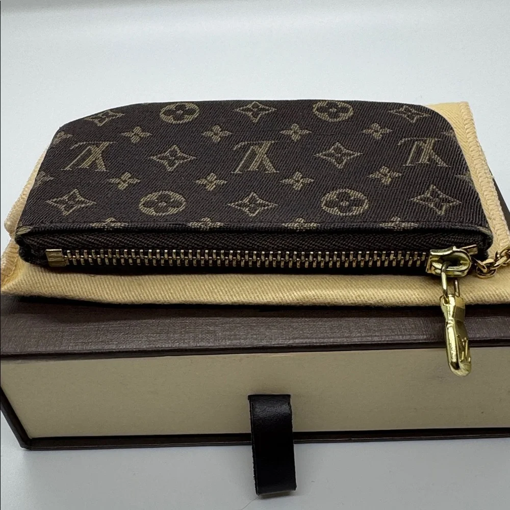 Louis Vuitton Mini Lin Pochette Cles - Picture 5 of 10